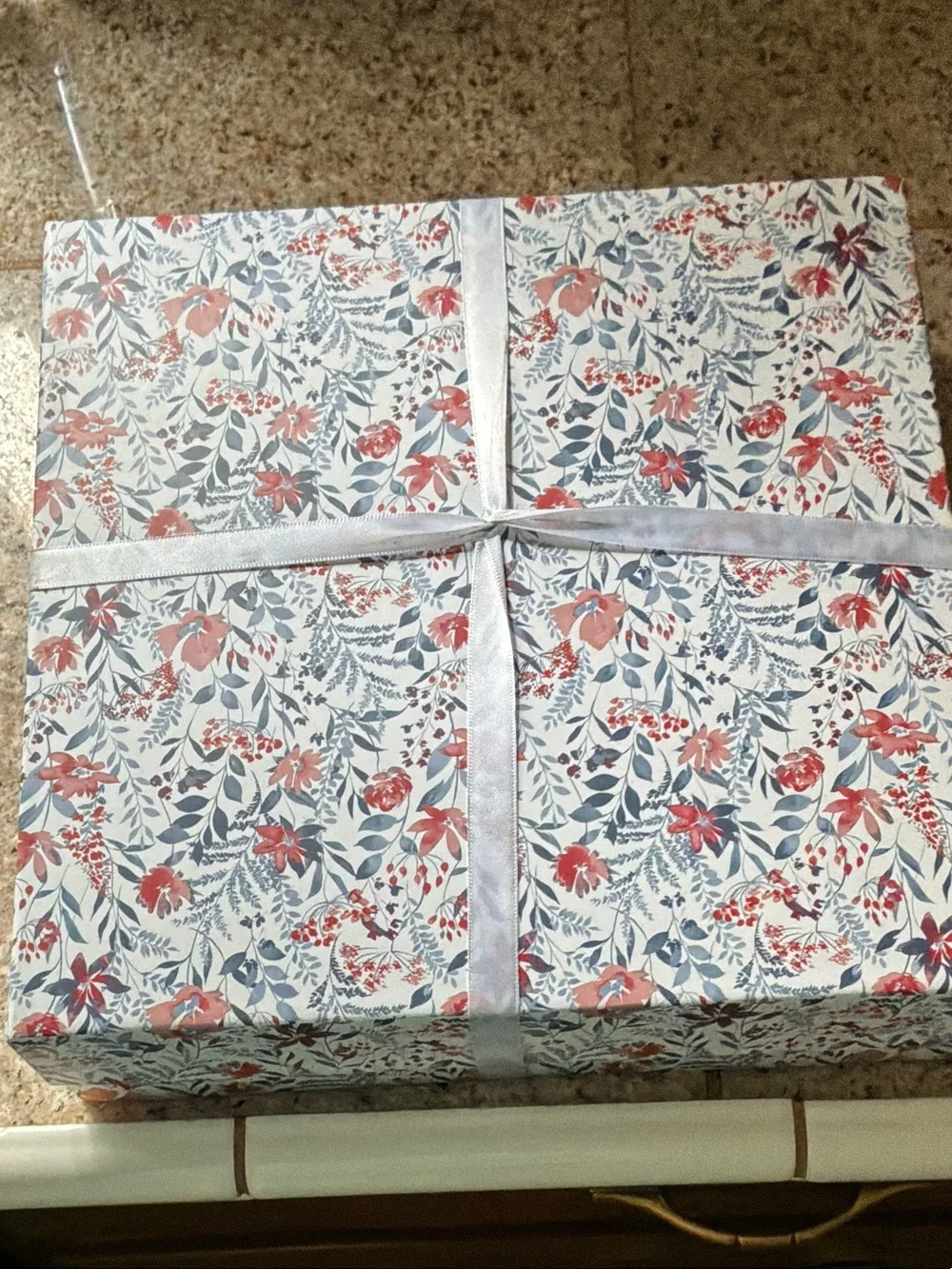 Envogue Floral Liquid Hand Soap Guest Towels Set